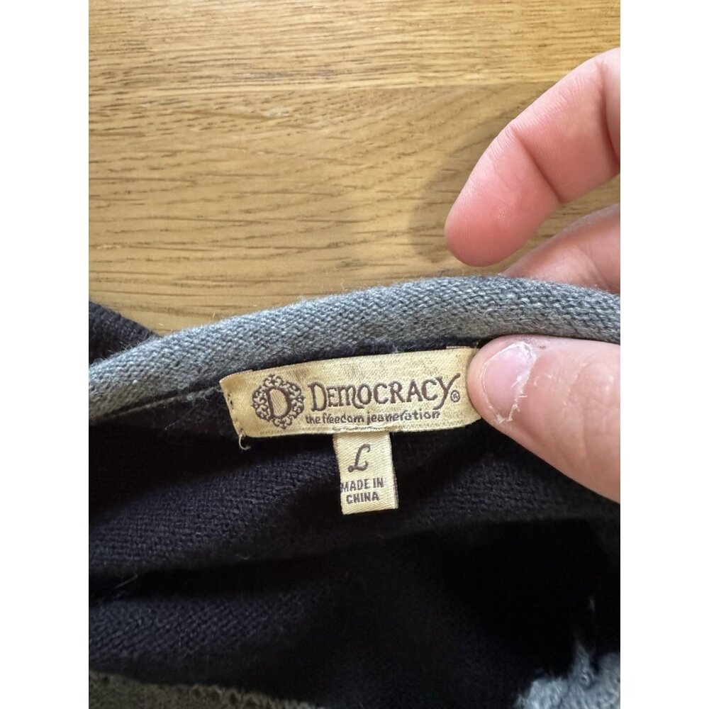Democracy Sweater Women Sz Large Asymmetrical Button Down‎ Long Sleeve Cardigan - Picture 3 of 10